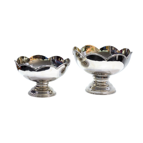 Footed Ruban-croisé Crooked Bowl